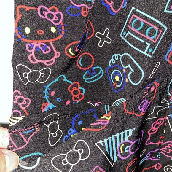 Hello Kitty Ladies Scrub Top Shirt Size Large Black Multicolour Medical Uniform - Picture 6 of 13